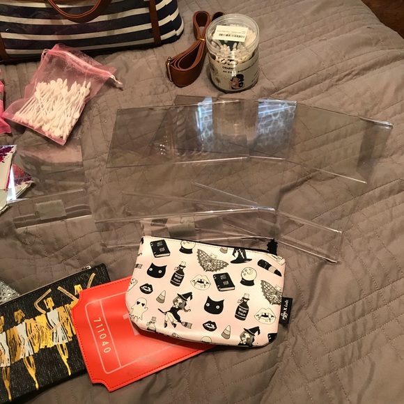 Makeup Distributor Bag - Picture 2 of 6